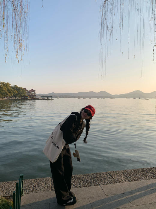 Read Nameless /黑色樱桃加绒掐腰套装 商品图2