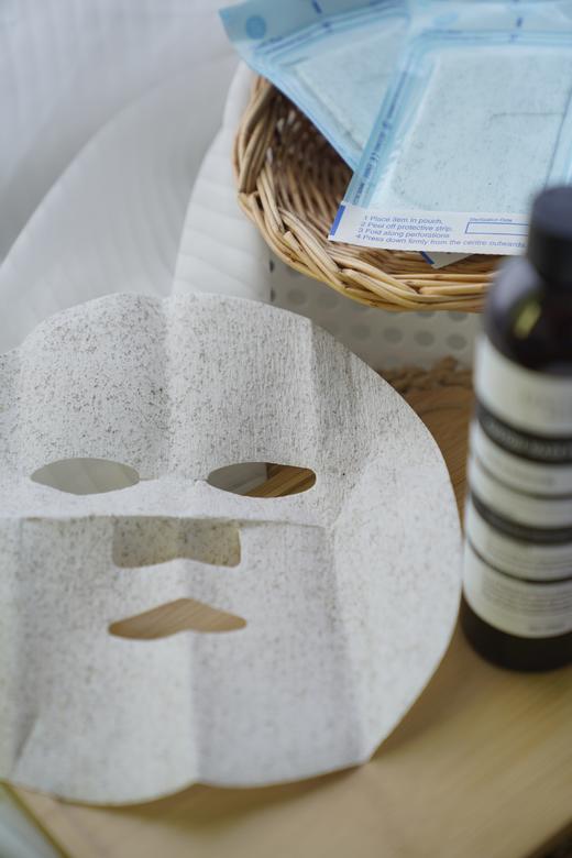 黑色时空胶囊精华 保湿细腻  敏感肌肤可用 30粒装 商品图2