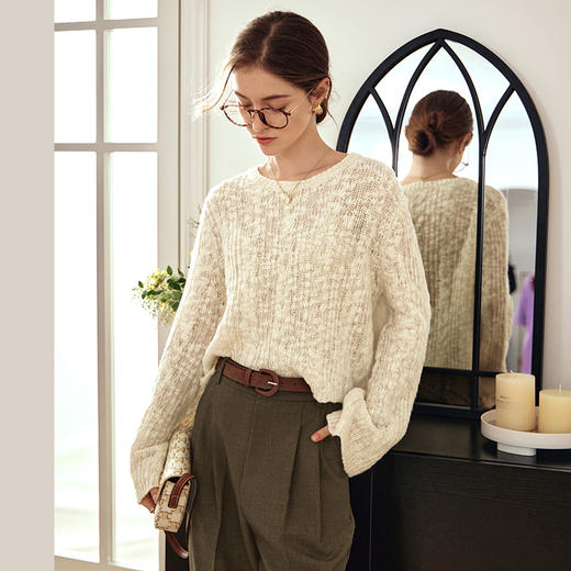 OLrain欧芮儿杏色镂空针织衫女早春2024年新款宽松圆领套头毛衣 商品图1