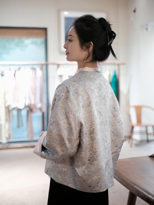 盛唐牡丹 |宋锦粉松鼠葡萄纹双面穿外套 商品图3