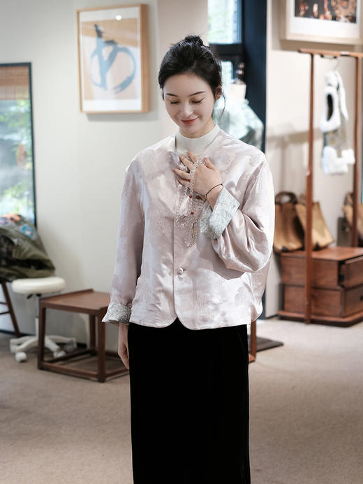 盛唐牡丹 |宋锦粉松鼠葡萄纹双面穿外套 商品图14