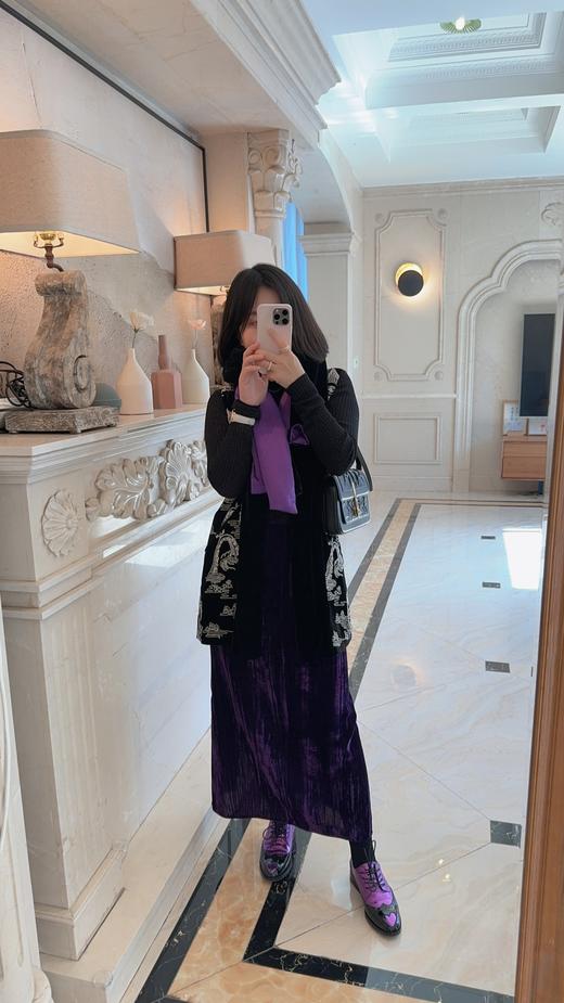 “紫气东来”小紫皮鞋💜花花团du家开发定制2024早春新款英伦深口鞋复古时髦； 手工鞋源头工厂定制 3cm跟高优雅百搭  金皱羊皮+牛漆皮 光泽明亮吸睛篙级抗皱好打理 内里小牛皮吸湿透气耐磨舒适！ 商品图5