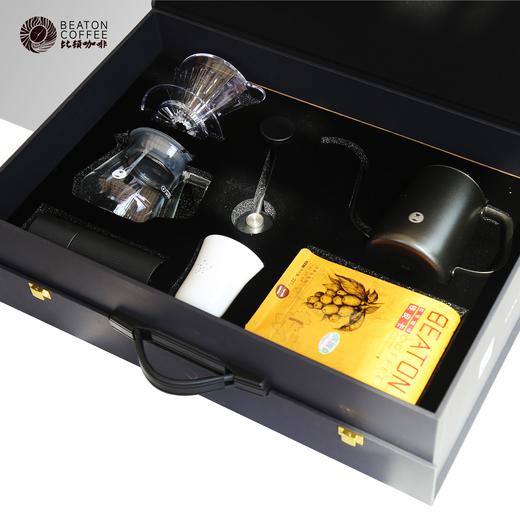 【泰摩&比顿联名款】礼盒装送礼手选  泰摩手冲器具全套 保山小粒咖啡227克铁皮卡咖啡豆 商品图1
