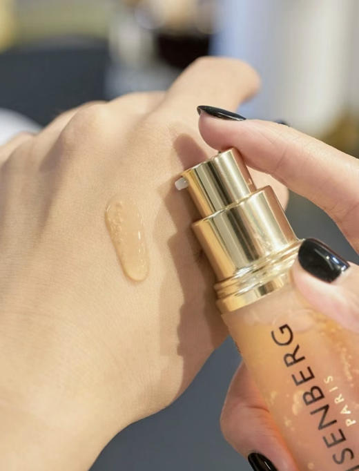 终于有货了！薇薇亲测有用的瘦脸精华❗️！！‎章小蕙都说它是“⁠最上镜奖”⁥🎬！抢到一批中样真香价格，快冲💨这次是礼盒装！自用送礼都好！ 商品图3