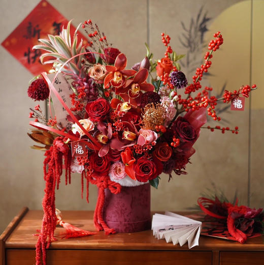 《福气满满》冬青粉菠萝大花蕙兰年宵花 商品图1