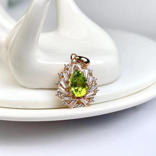 16753-S925橄榄石吊坠-水滴镂空三爪 商品图0