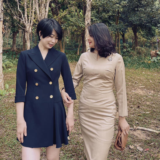 “乘风破浪”系列 颈袖添香2024春秋新款OL七分袖修身气质藏青色短款连衣裙LT1XC5309 新款 商品图2