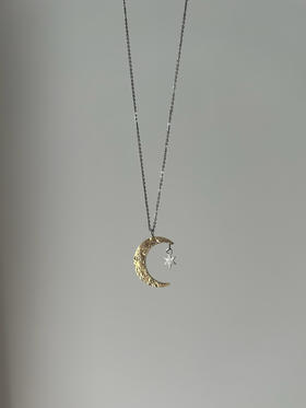 momoko｜18x14mm Crescent Moon & Star Necklace [项链 3色可选]