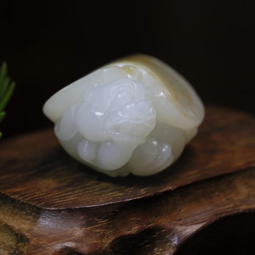和田玉（白玉）籽料挂件-- 龙龟 65.59g 商品图1
