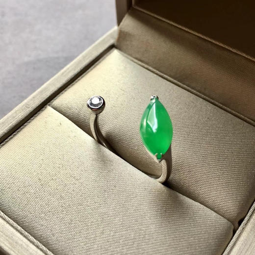 爆款阳绿翡翠马眼戒指定制链接 商品图7