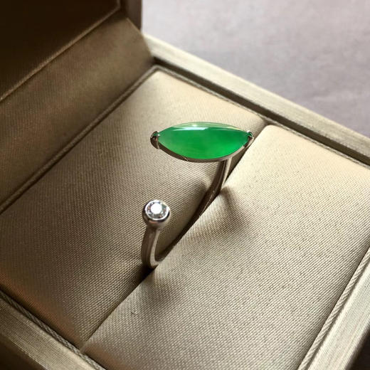 爆款阳绿翡翠马眼戒指定制链接 商品图5