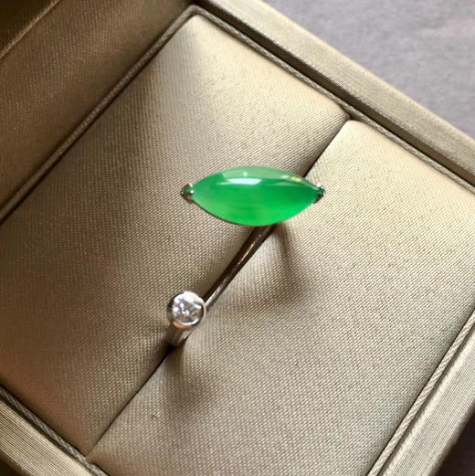爆款阳绿翡翠马眼戒指定制链接 商品图3