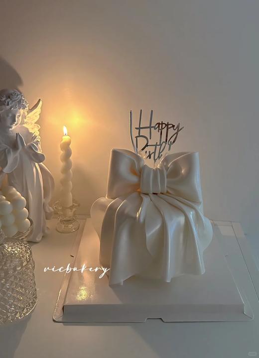 黑巢-经典珍珠白蝴蝶结蛋糕 商品图0