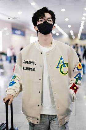 被问爆的棒球服