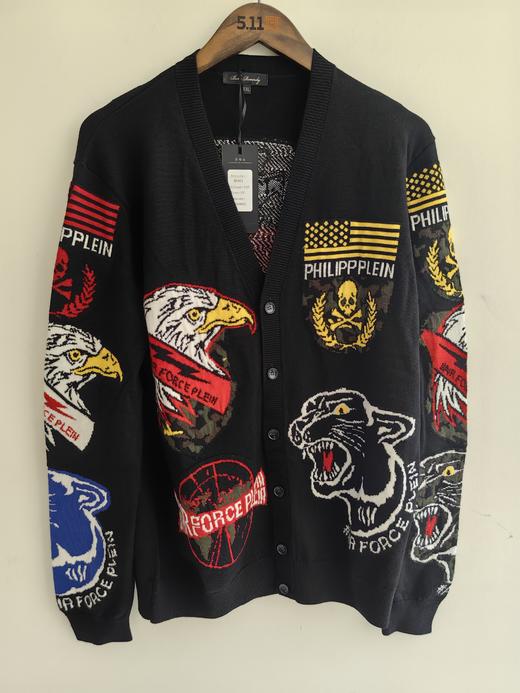 特价 XXL码（体重170-190斤）男士时尚V领精致刺绣开衫 商品图0