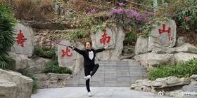 一梳一洗，20分钟快速变黑，这个不到100元的神器，让你年轻漂亮10岁！