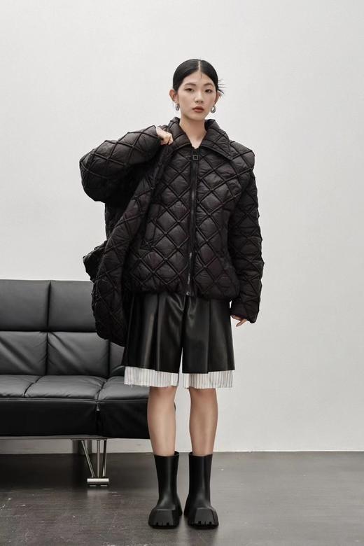 LNNNS 黑色绗缝可拆卸羽绒外套 17683 商品图1
