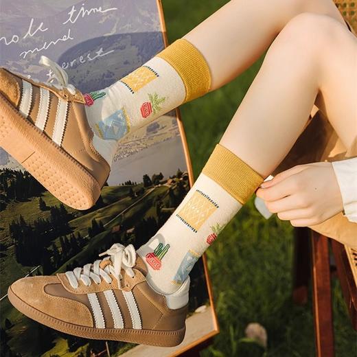 艺术彩色油画纯棉袜6双礼盒装 品质好棉 不易起球 不易变形 相当舒适柔软 精美礼盒装 一盒三双 自留 送礼都超可 商品图0