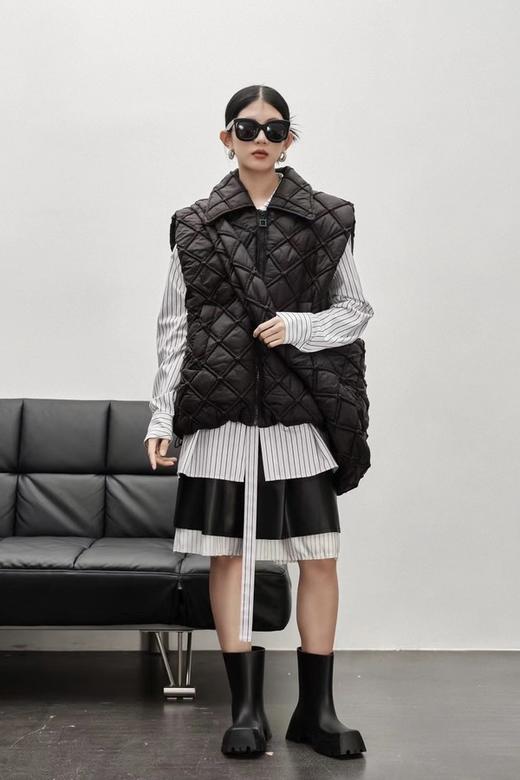 LNNNS 黑色绗缝可拆卸羽绒外套 17683 商品图3