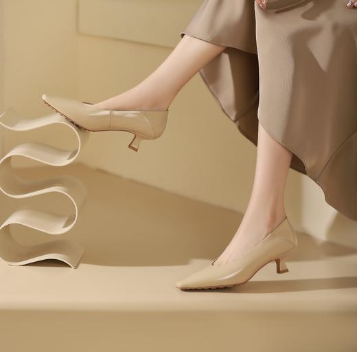 westory2024年春季新款小低跟小方头包脚舒适苏优雅气质女鞋S24AE57191 商品图3