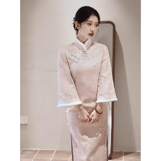 气质高级感，改良年轻款长款加绒厚款长袖粉色旗袍LBS2549 商品图2