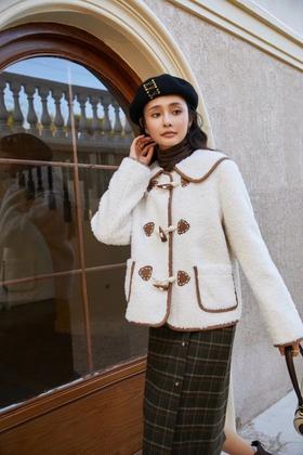 Stay2Weeks 牛角扣翻领羊羔毛外套 14955