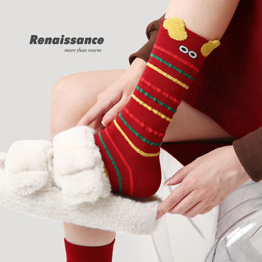 🐉本命年限定款🧧带来一整年的红运「Renaissance 新年限定女袜」🧦 被这组龙袜子拿捏了，从内到外都是红红火火的🔥温暖过冬就靠你了 🌈上脚柔软细腻舒适，耐磨不易变形 🎁精品礼盒包装 商品图1
