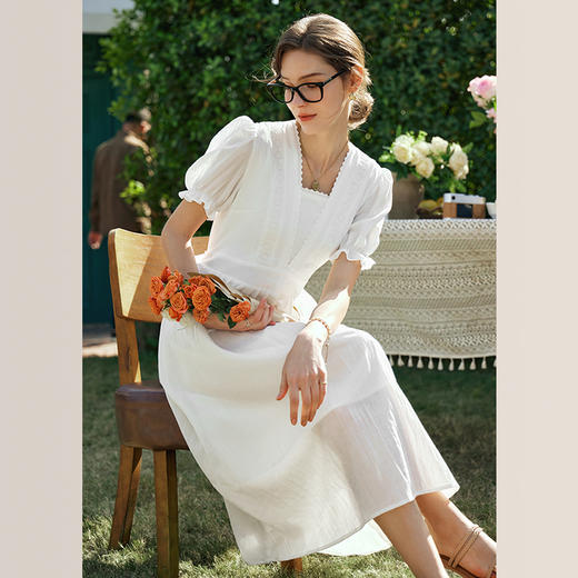 OLrain欧芮儿法式泡泡袖白色V领小花边连衣裙女夏季2024新款显瘦长裙 商品图0