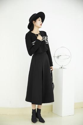 326715#蝴蝶织带卫衣
