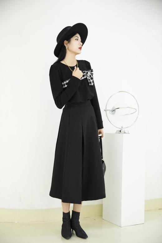 326715#蝴蝶织带卫衣 商品图0
