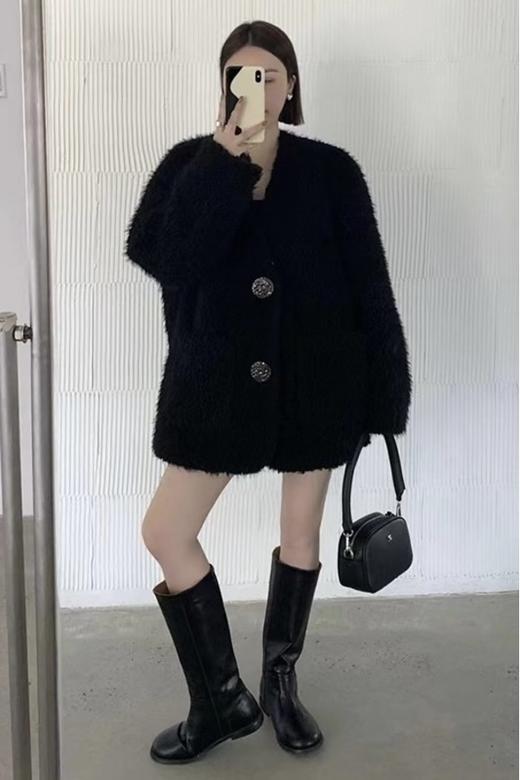 ESTELLICA V领时髦款毛绒绒羽绒服外套(羽绒内胆) 17690 商品图2