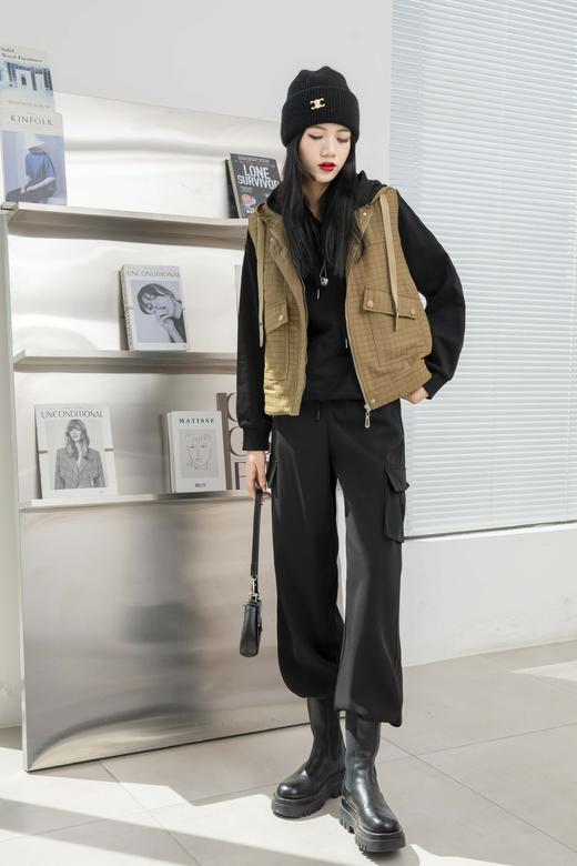 325130#连帽马甲 商品图1