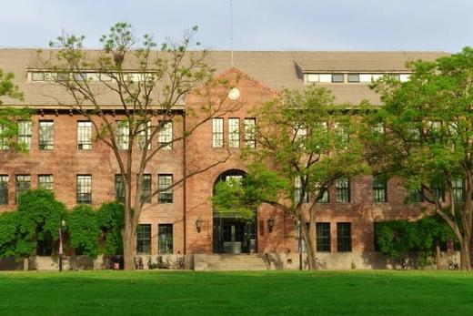 【探访清华大学-水木清华荷塘畔漫步校园之旅】深度探访清华校园，感受高校浓厚学术氛围｜与学子互动交流，锻炼沟通能力树立榜样｜参观校史馆，清华大学110年发展历程，探索清华精神｜餐厅用餐，提前感受大学生活 商品图3