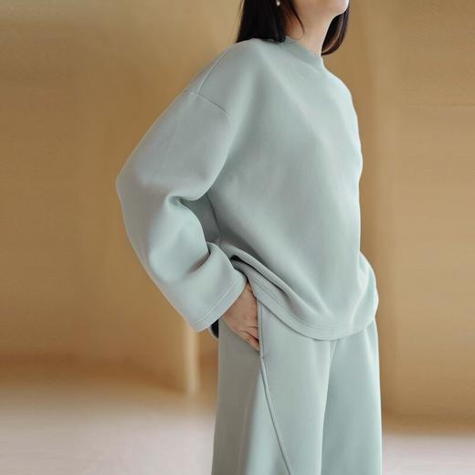 绽放044—045朵/2024新款浅绿色热粒暖科技面料圆领卫衣卫裤套装 商品图1