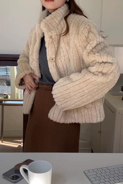 LNNNS 浅咖色条纹款环保毛绒外套 17436 商品图2