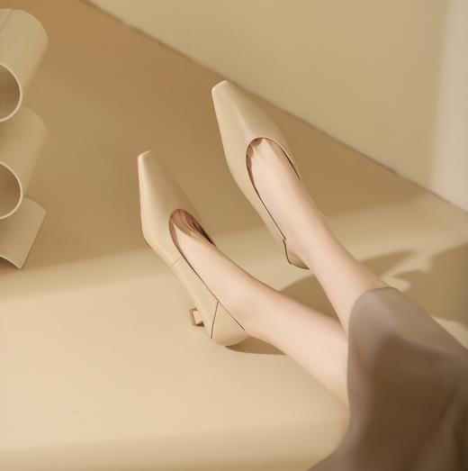 westory2024年春季新款小低跟小方头包脚舒适苏优雅气质女鞋S24AE57191 商品图4