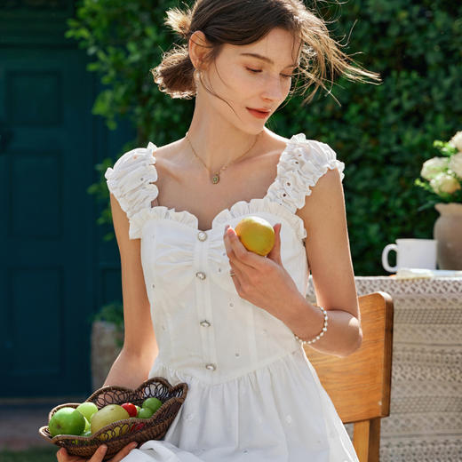 OLrain欧芮儿法式米白色连衣裙女早春2024新款方领收腰显瘦长裙 商品图0