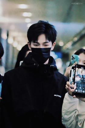 穿上AC冲锋衣 勇敢启程