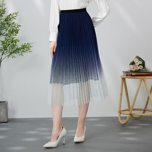 EITIE爱特爱时尚渐变网纱百褶高腰A字过膝蓝色半身裙春季新款A2406307 商品图2