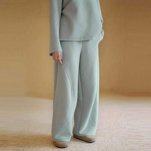 绽放044—045朵/2024新款浅绿色热粒暖科技面料圆领卫衣卫裤套装 商品图2