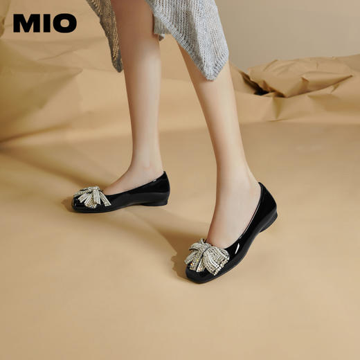 MIO米奥春季复古方头低跟浅口单鞋蝴蝶钻饰甜美小单鞋女鞋M241433703 商品图0