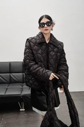 LNNNS 黑色绗缝可拆卸羽绒外套 17683
