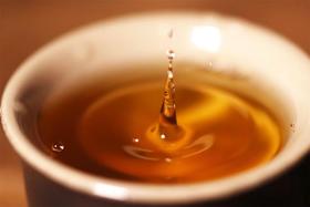  抢疯了，公司内购有人一口气买了30瓶酒回家过年 