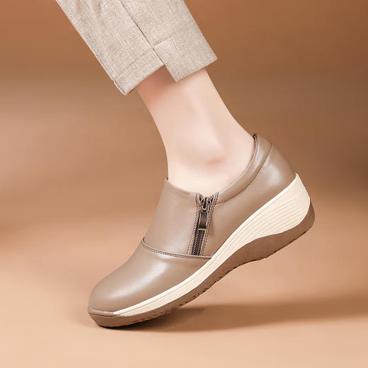 舒适休闲，新款厚底全真皮妈妈鞋系带拼色女鞋子BZ-ZC013-21B 商品图3