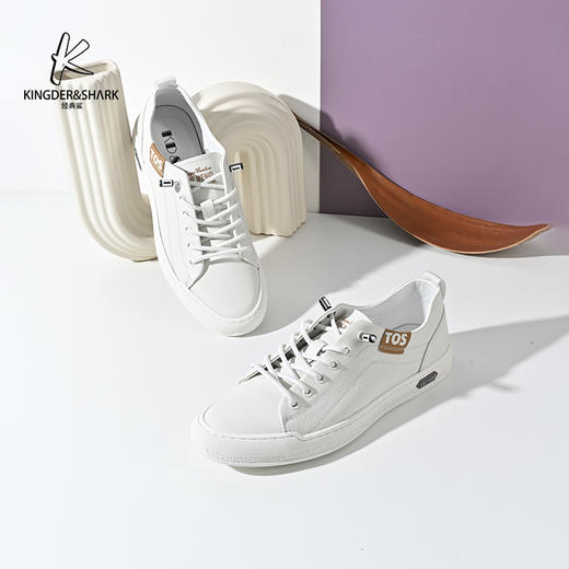 2024经典鲨春季新品男士休闲牛皮革百搭时尚板鞋KW08-D14011 商品图4