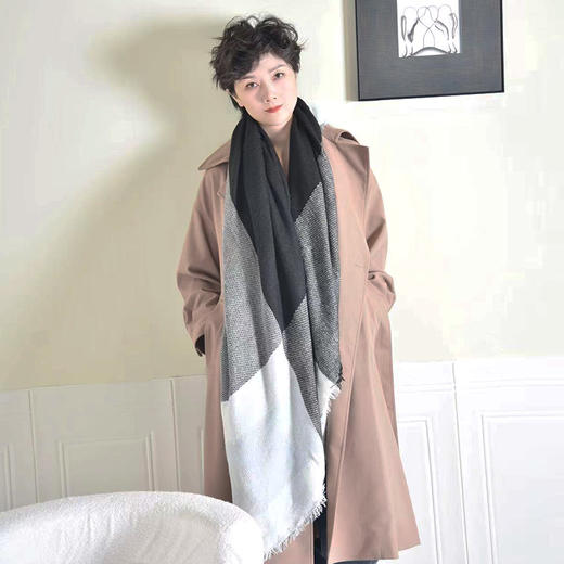 SAINT L’UCK/圣媛经典格纹围巾SA317W01 商品图2