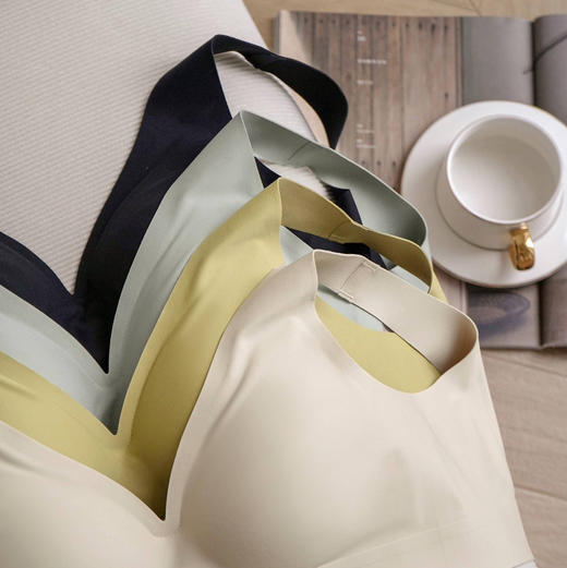 【109号】女士经典性感深V太空舱无痕无钢圈内衣文胸 商品图8