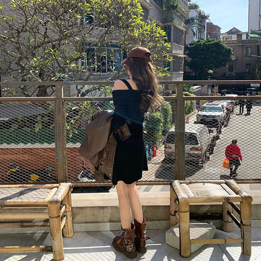 <曾小咸推荐>【酷感辣妹】黑色一字肩连衣裙 商品图4