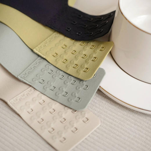 【109号】女士经典性感深V太空舱无痕无钢圈内衣文胸 商品图6