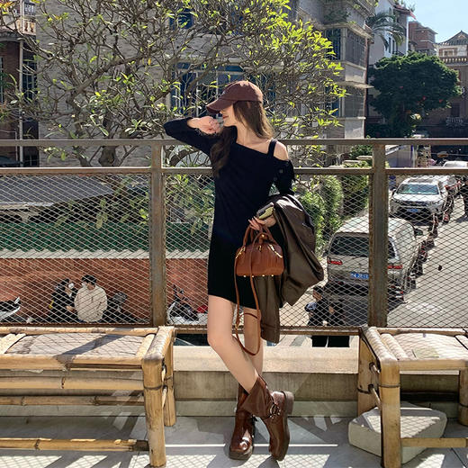 <曾小咸推荐>【酷感辣妹】黑色一字肩连衣裙 商品图1